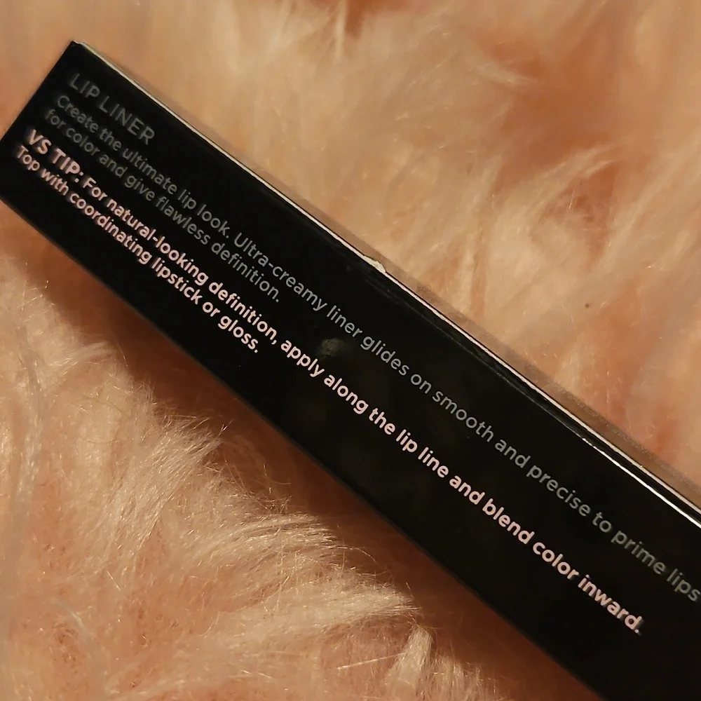 🆕️RARE Victoria's Secret Tickled Pink Lip Liner